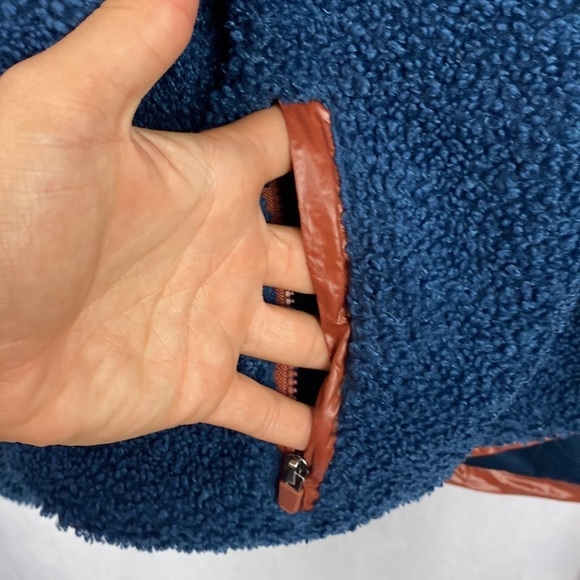 Fabletics Larisa Fleece Pullover - Blue Nova/Multi/Java/Blue Bell/Tapioca - M - Picture 11 of 16